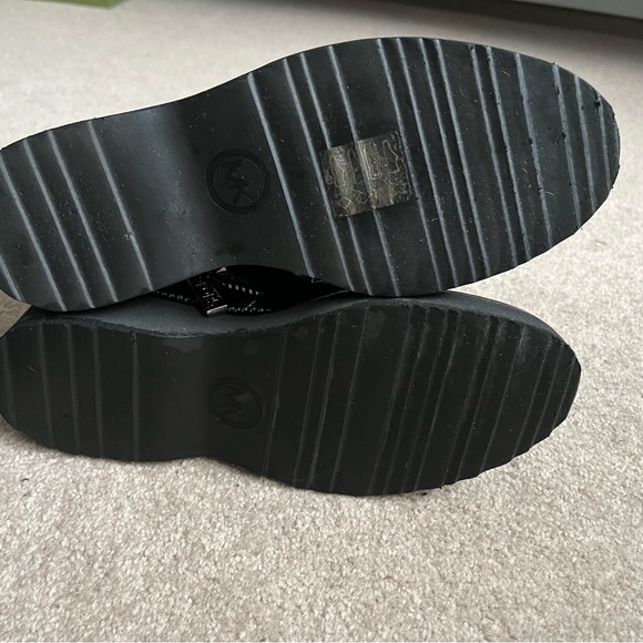 Michael Kors Black Booties worn only once excellent condition - Picture 6 of 9